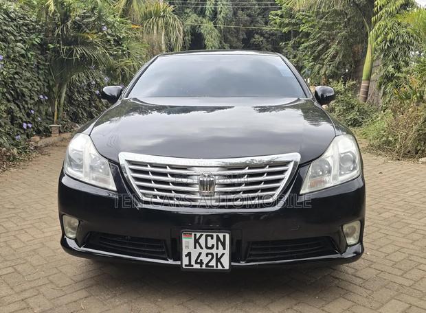 Toyota Crown 2010 Black