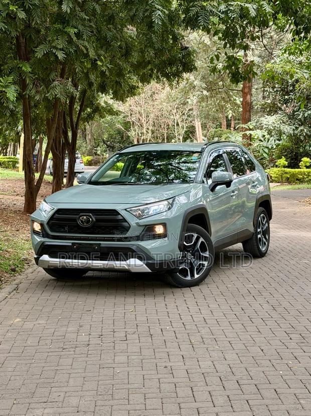 Toyota RAV4 2020 Green