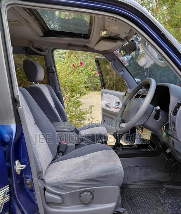 Toyota Land Cruiser Prado 2000 Gray