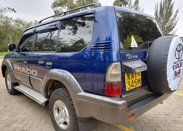 Toyota Land Cruiser Prado 2000 Gray
