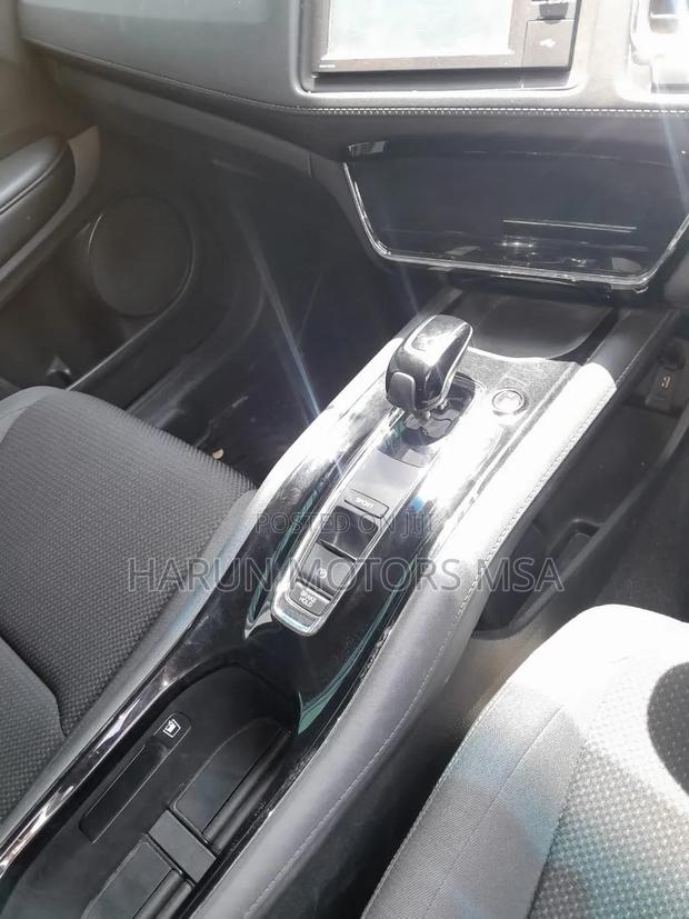 Honda Vezel 2019 White