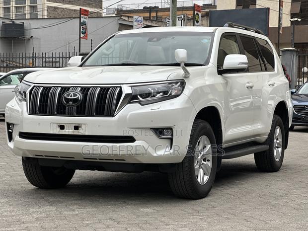 Toyota Land Cruiser Prado 2.8 2022 White