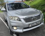 Toyota Vanguard 2013 Silver for sale