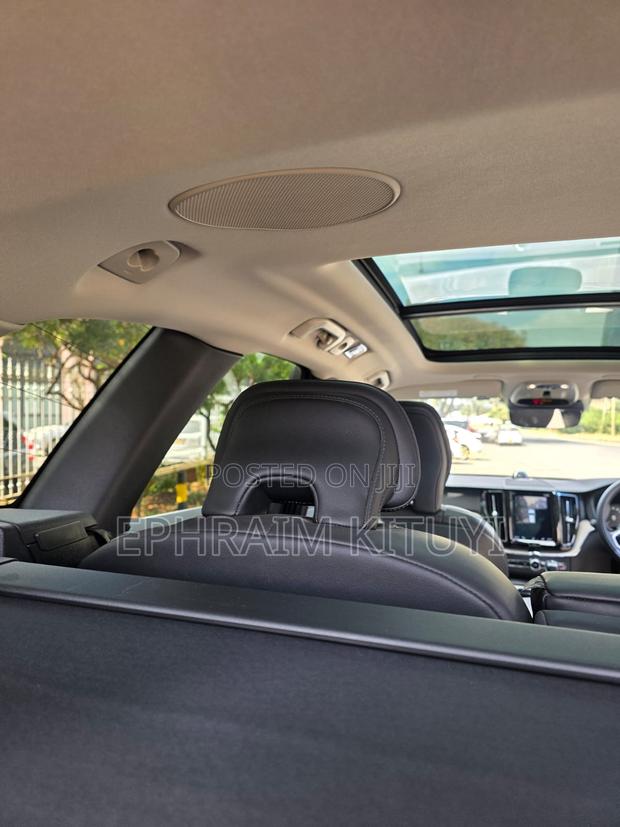 Volvo XC60 2019 Silver
