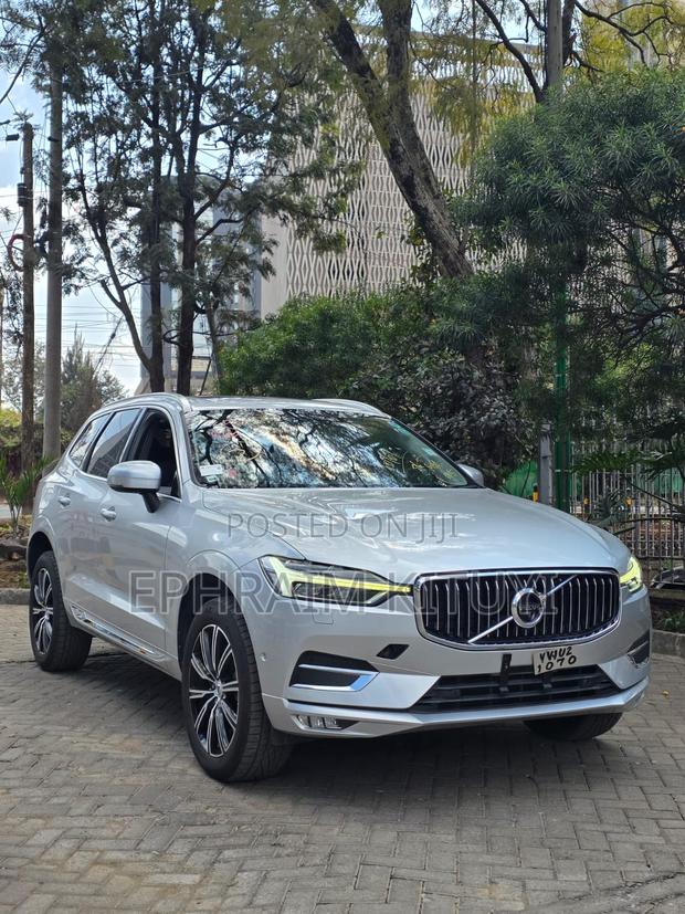 Volvo XC60 2019 Silver