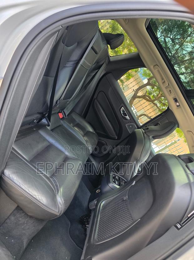 Volvo XC60 2019 Silver