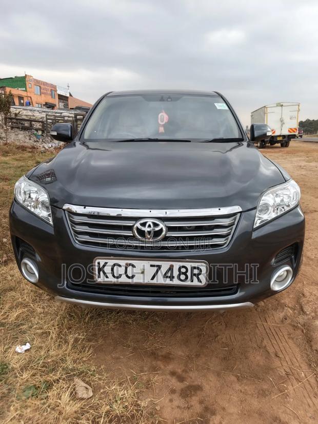 Toyota Vanguard 2008 White