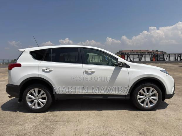 Toyota RAV4 2014 White