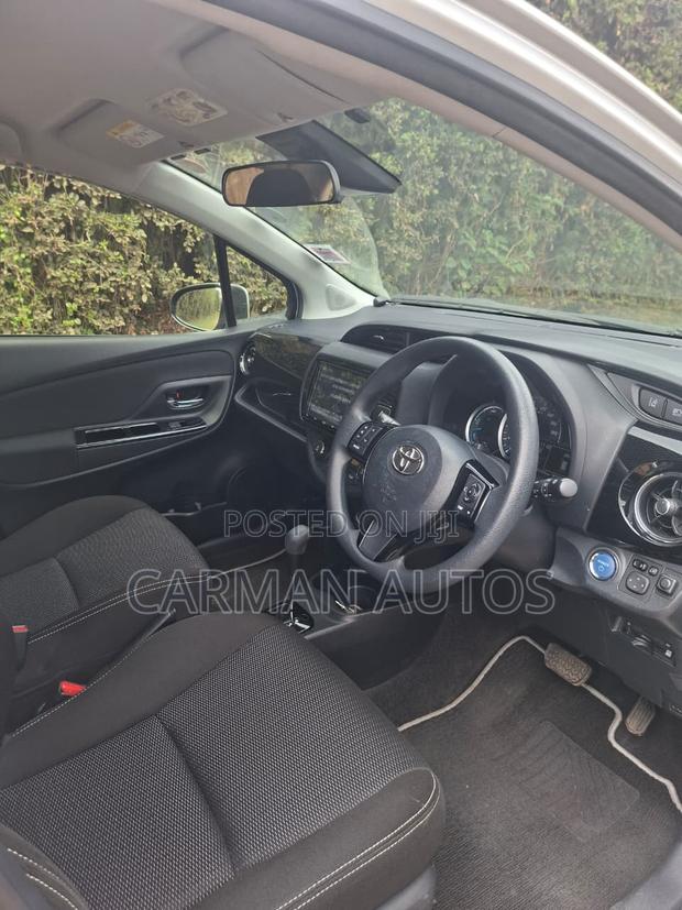 Toyota Vitz 1.5 FWD 5dr 2019 Silver