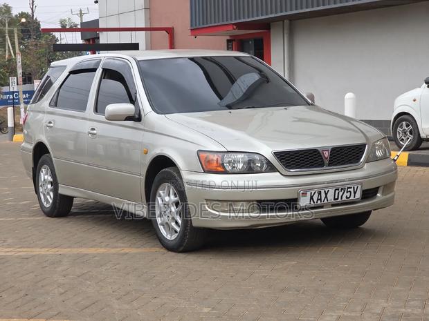 Toyota Vista 2000 Silver