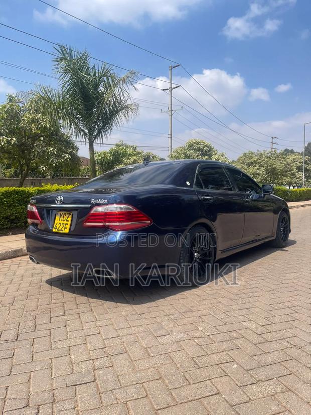 Toyota Crown 2012 Blue