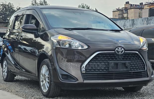 Toyota Sienta 2019 Brown