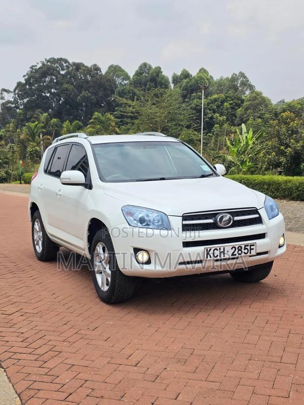 Toyota RAV4 2011