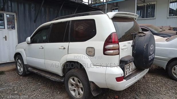 Toyota Land Cruiser Prado 2007 White