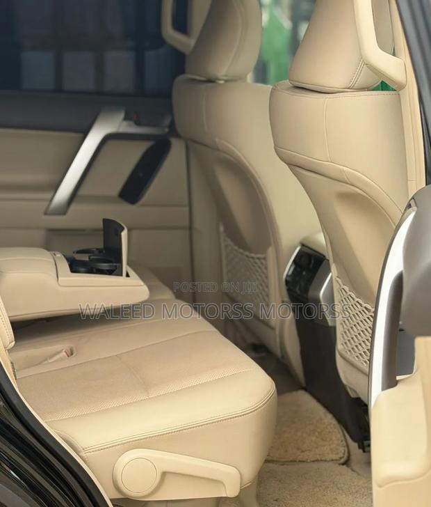 Toyota Land Cruiser Prado 2022 Black
