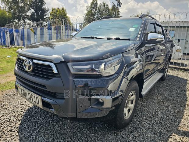 Toyota Hilux 2014 Black