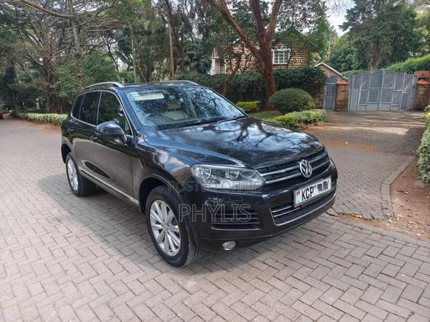 Volkswagen Touareg 2011 Black