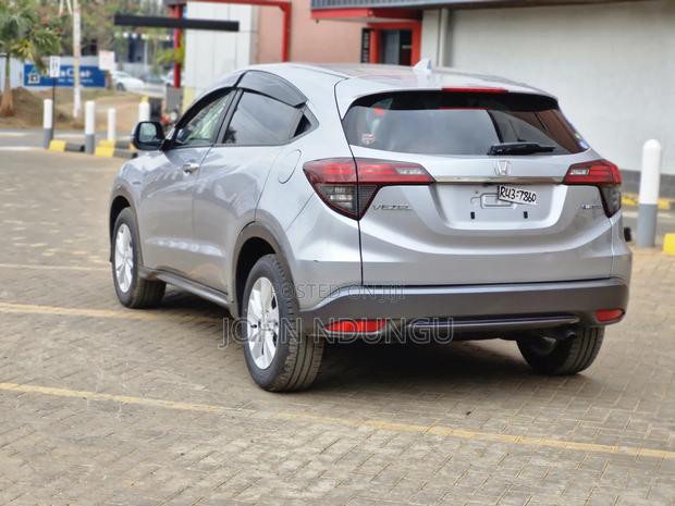 Honda Vezel 2019 Silver