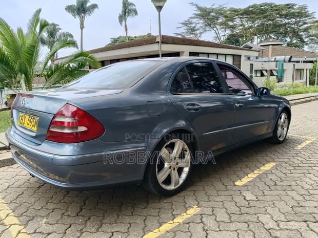Mercedes-Benz E280 2006 Blue
