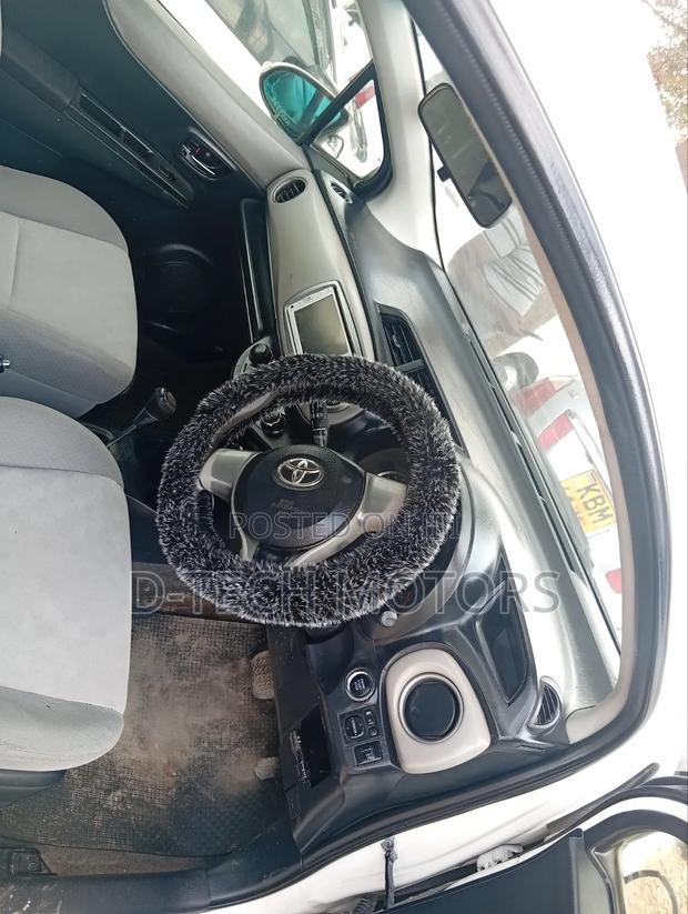 Toyota Vitz 2013 White
