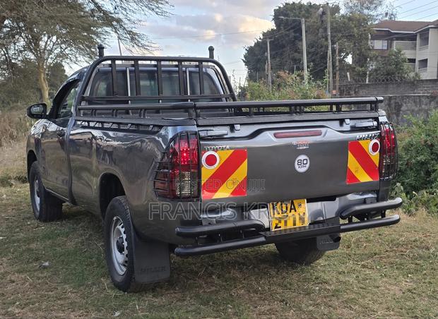 Toyota Hilux 2020 Burgundy