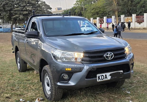 Toyota Hilux 2020 Burgundy