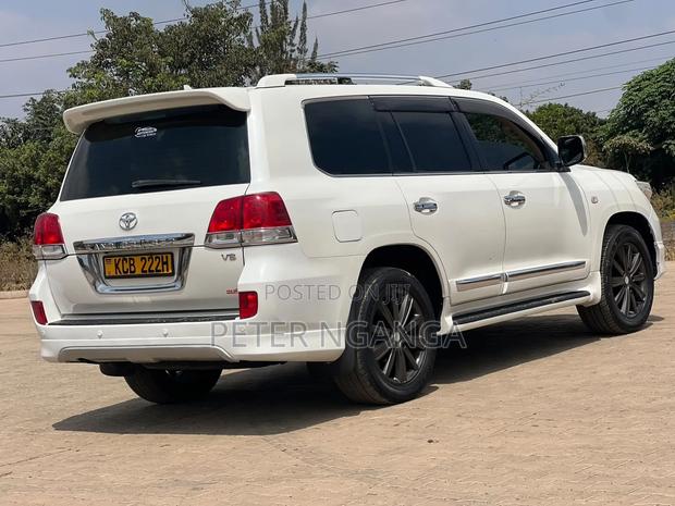 Toyota Land Cruiser 2008 Off white