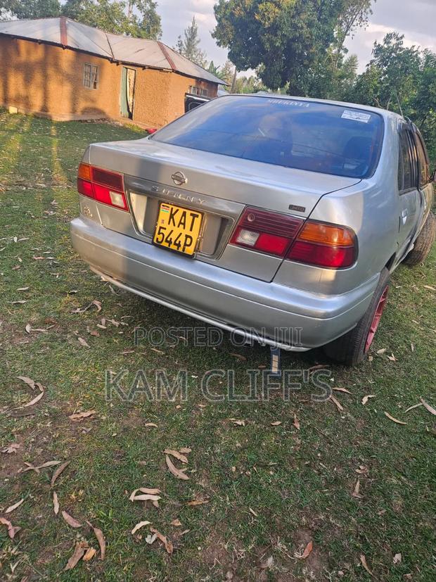 Nissan Sunny 1998 Silver