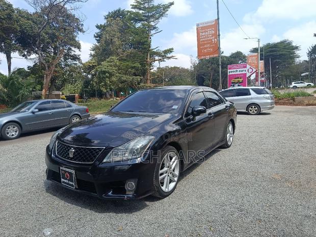 Toyota Crown 2011 Black