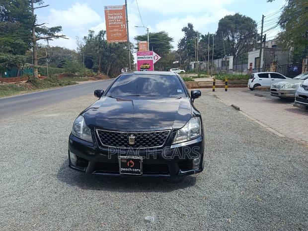 Toyota Crown 2011 Black