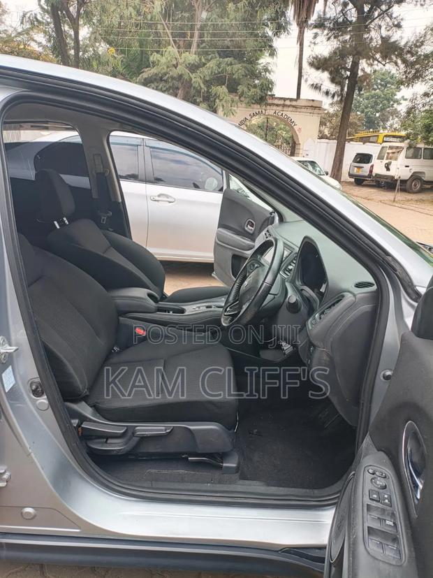 Honda Vezel 2017 Silver