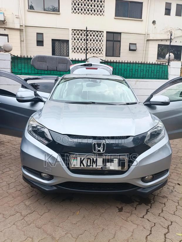 Honda Vezel 2017 Silver