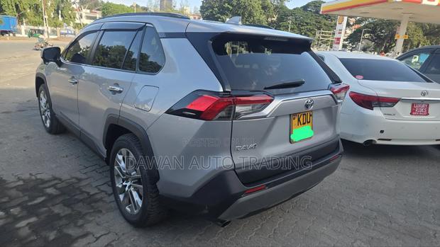 Toyota RAV4 2019 Silver