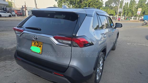 Toyota RAV4 2019 Silver