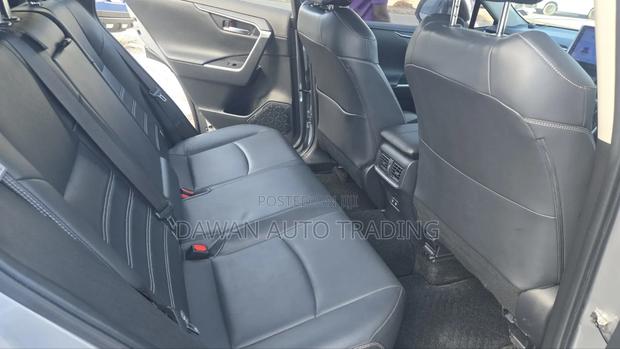Toyota RAV4 2019 Silver