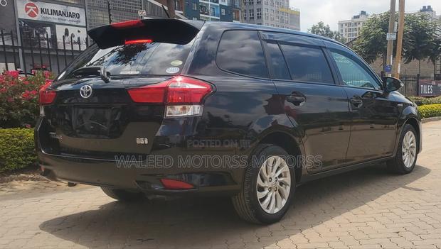 Toyota Corolla Fielder 1.5 Hybrid FWD 2019 Black
