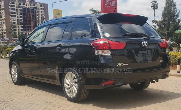Toyota Corolla Fielder 1.5 Hybrid FWD 2019 Black