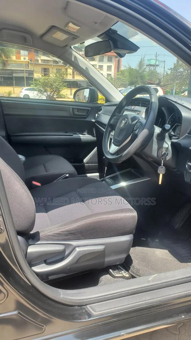 Toyota Corolla Fielder 1.5 Hybrid FWD 2019 Black