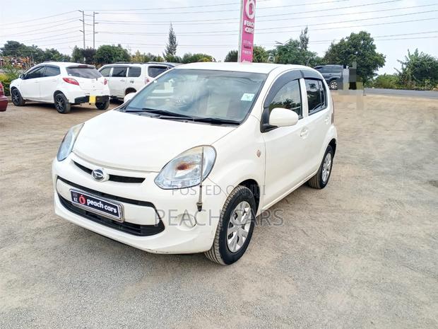 Daihatsu Boon 2015 White