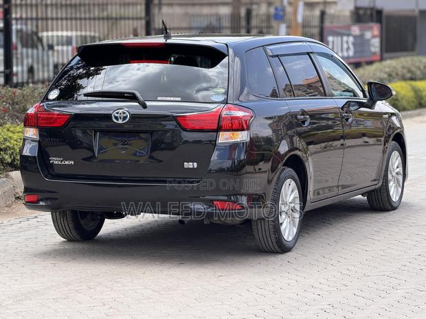 Toyota Corolla Fielder 1.5 Hybrid FWD 2019 Black