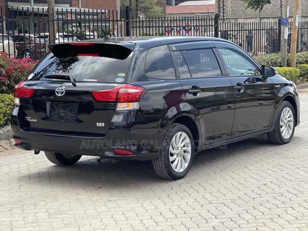 Toyota Corolla Fielder 1.5 Hybrid FWD 2019 Black
