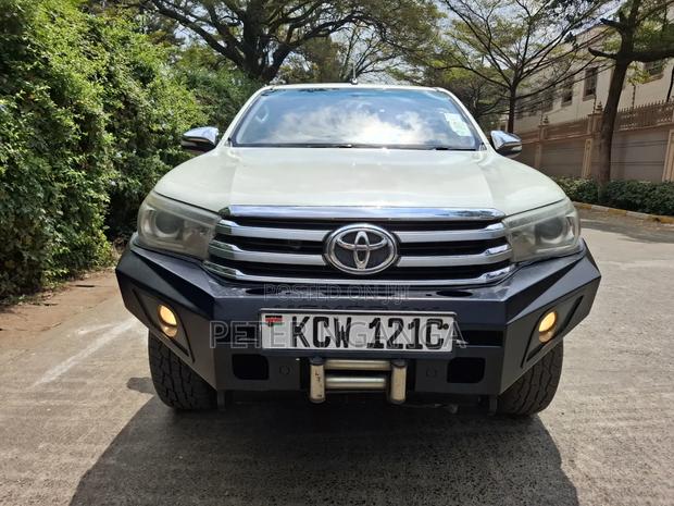 Toyota Hilux 2016 Off white