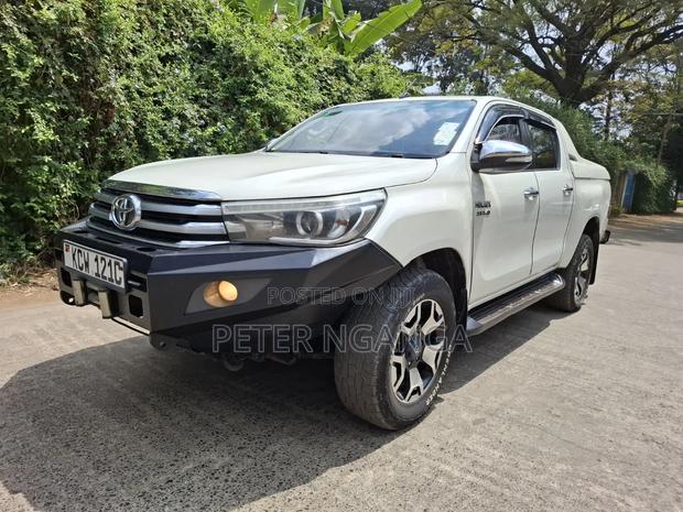 Toyota Hilux 2016 Off white
