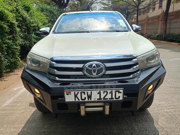 Toyota Hilux 2016 White