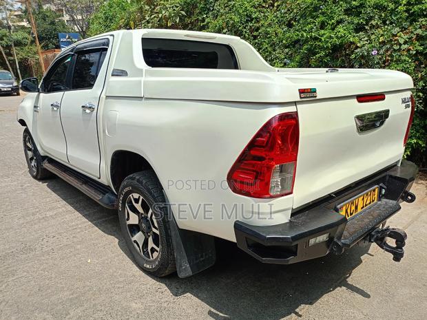 Toyota Hilux 2016 White