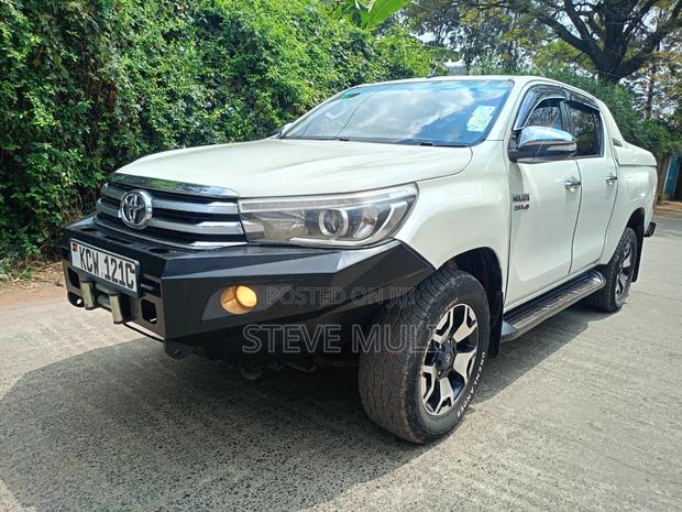 Toyota Hilux 2016 White
