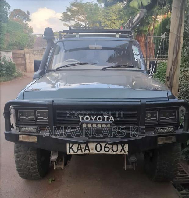 Toyota Land Cruiser 1990 Green