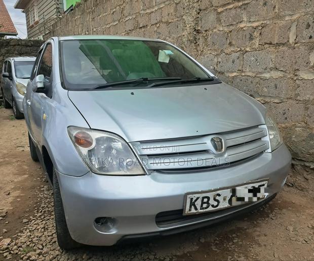 Toyota IST 2005 Silver