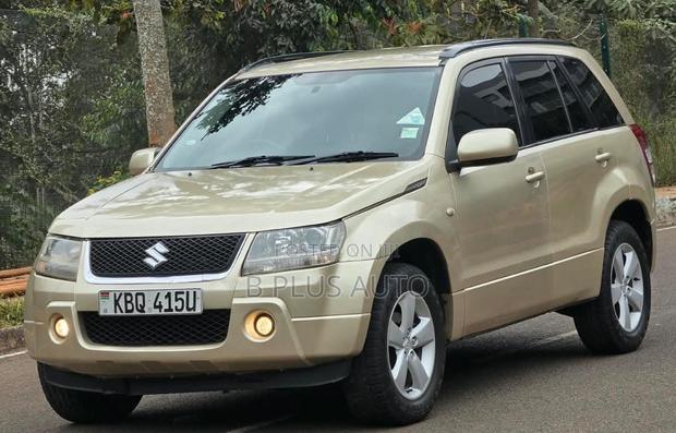 Suzuki Escudo 2008 Gold