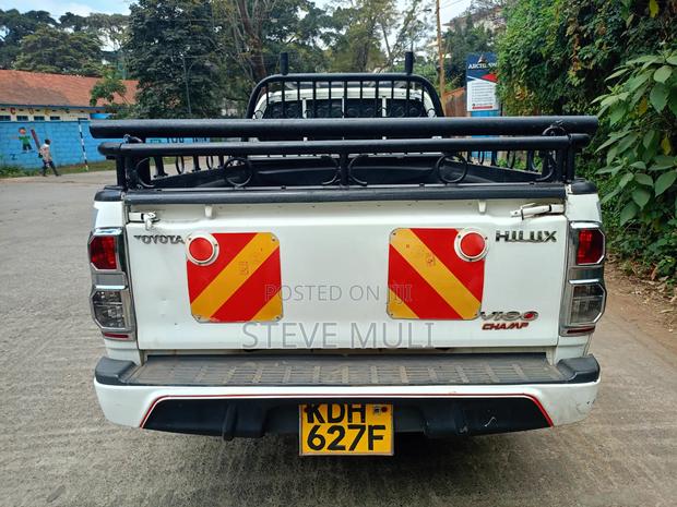 Toyota Hilux 2015 White